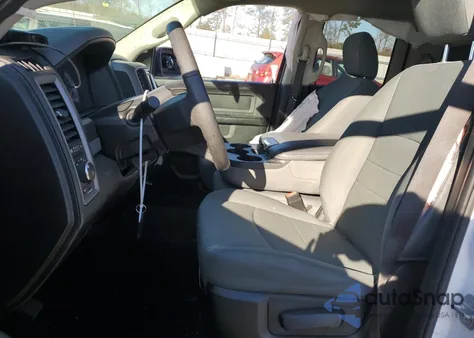 2018 Ram 1500 St z USA, uszkodzony, nr VIN 1C6RR6FT4JS280147